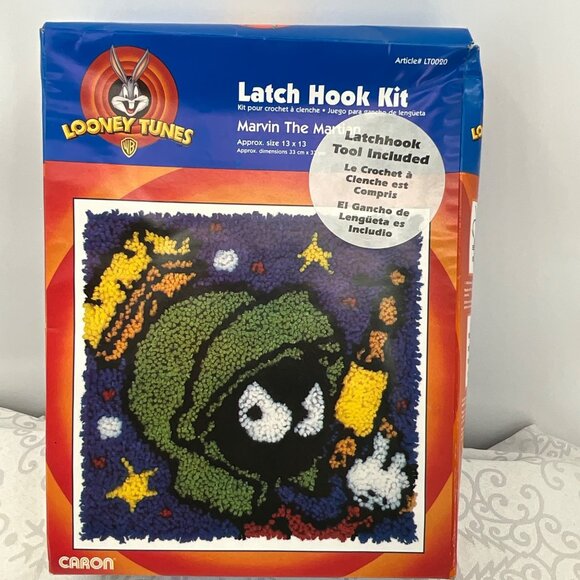 Looney Tunes Marvin The Martian Latch Hook Kit 13" x 13" With Tool Included - Picture 1 of 4